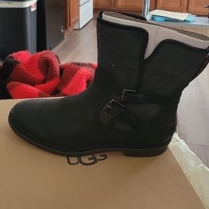 Ugg waterproof boot. Never worn.